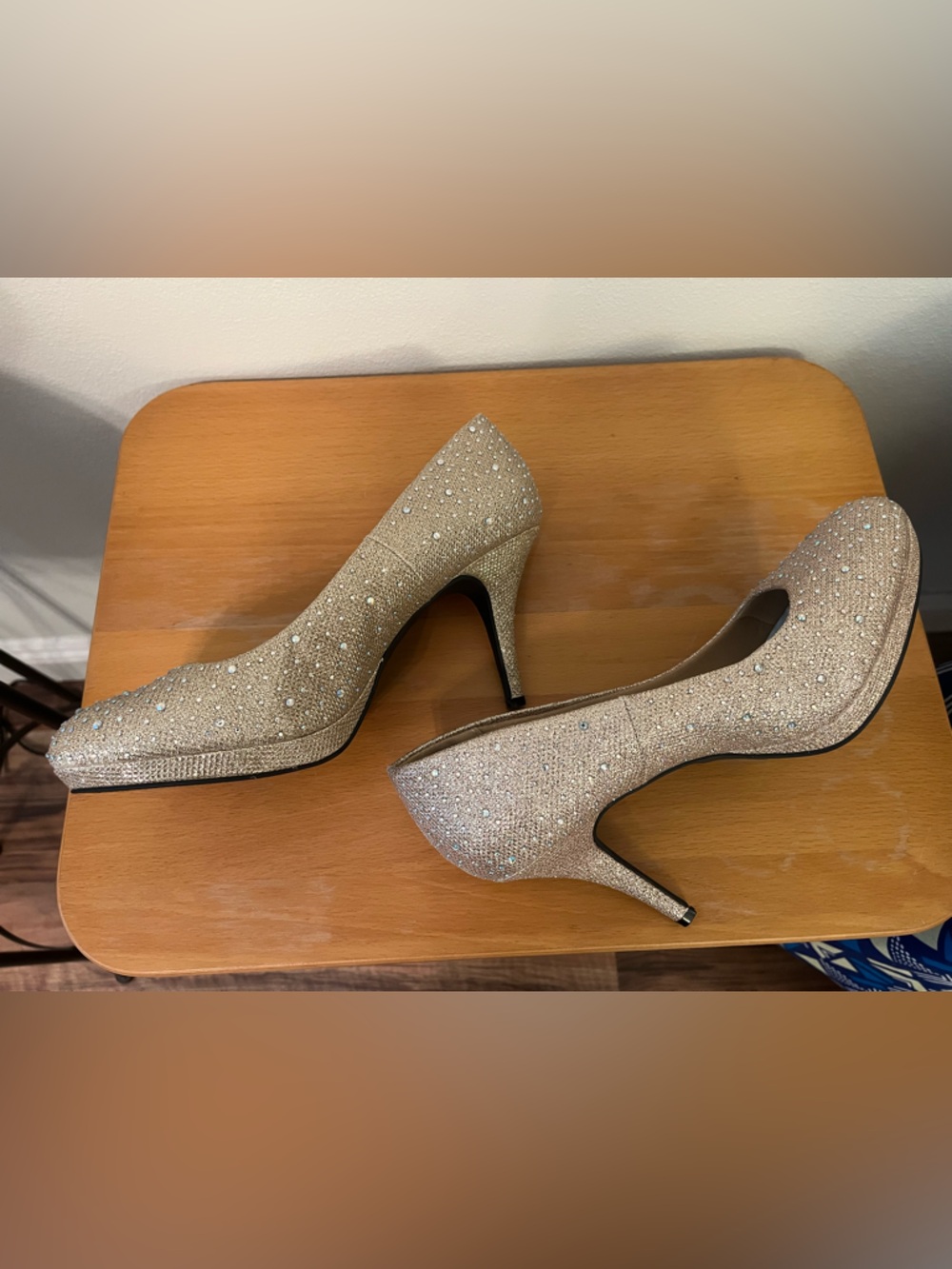 Hot Tomato Champagne Sparkle Pumps - Picture 2 of 7